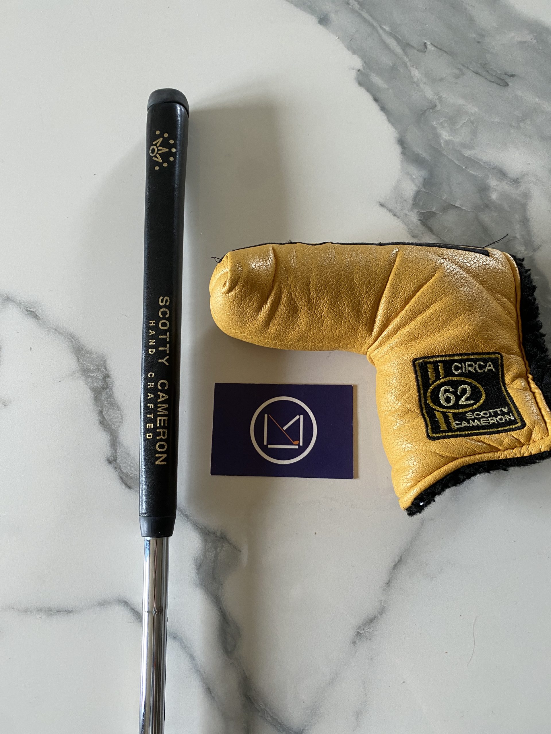 Putter Scotty Cameron Circa 62 NO. 1 Early Release (First of 500) Club de golf : Lame Putter Titleist Scotty Cameron Circa 62 numéro 1 Early release first of 500 Shaft 35 inch à vendre neuf et occasion, grip en cuir outlet, neuf, promotions et destockage, avec cover clubmaking et fitting France et Luxembourg Belgique