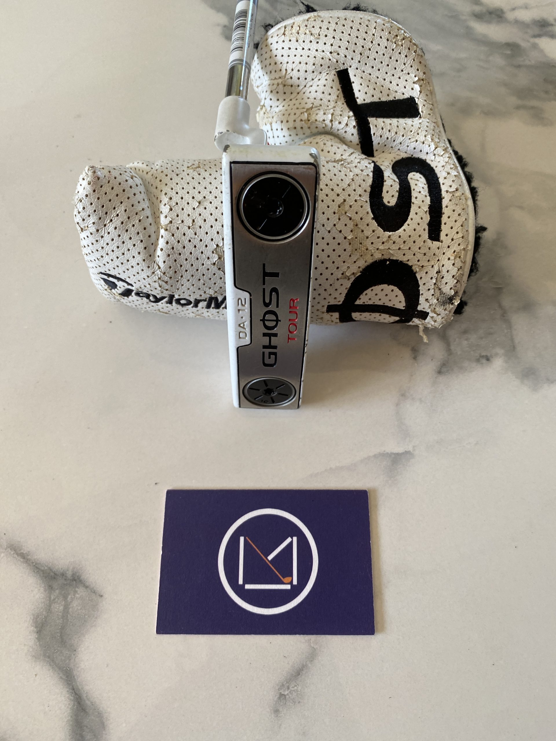 Putter Taylormade Ghost Tour DA 12 Club de golf : Putter Lame Droitier Taylormade Ghost Tour Daytona 12 Shaft 35 inch à vendre neuf et occasion, grip Golf Pride Players Wrap outlet, neuf, promotions et destockage, avec cover clubmaking et fitting France et Luxembourg Belgique