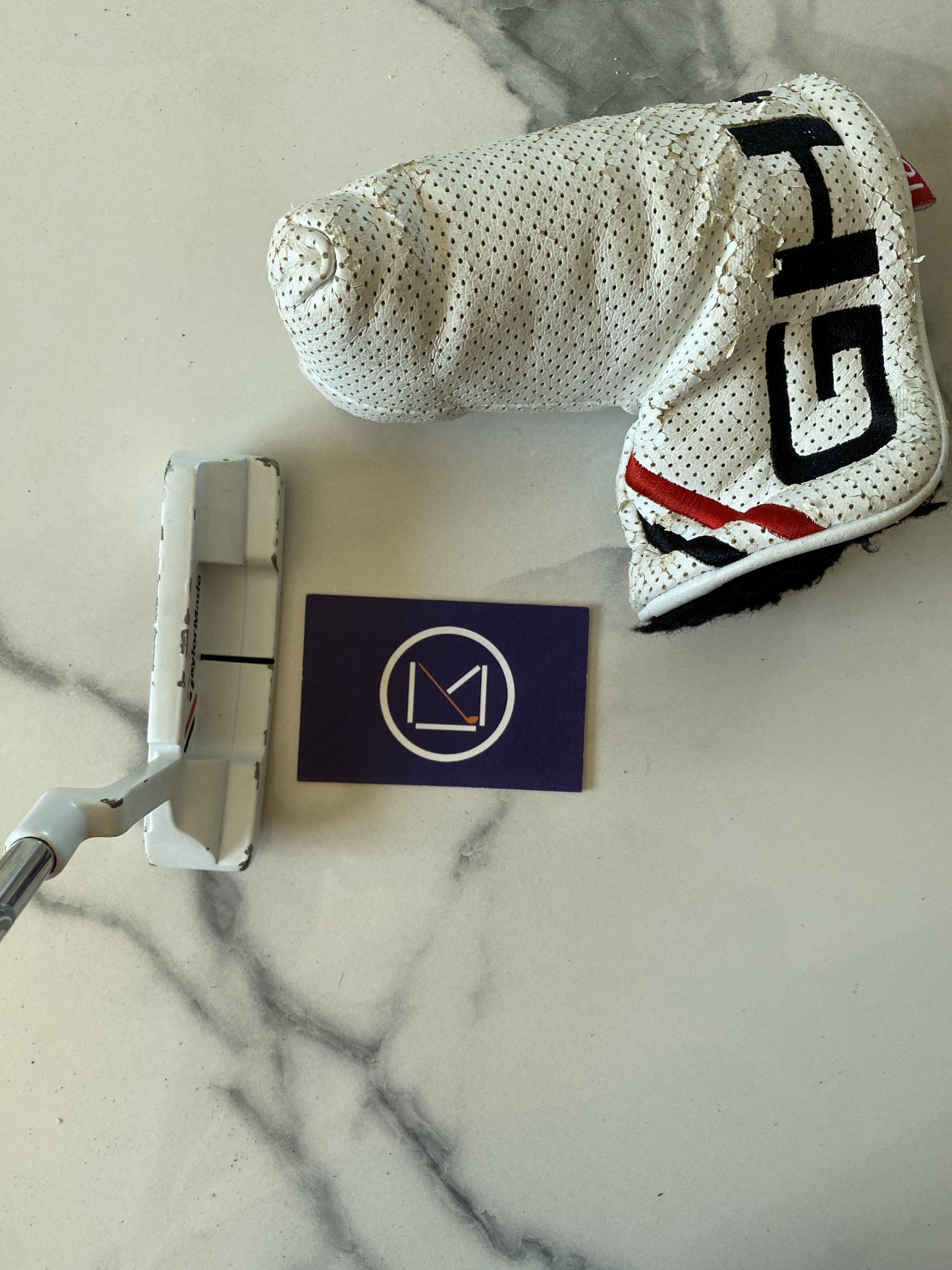 Putter Taylormade Ghost Tour DA 12 Club de golf : Putter Lame Droitier Taylormade Ghost Tour Daytona 12 Shaft 35 inch à vendre neuf et occasion, grip Golf Pride Players Wrap outlet, neuf, promotions et destockage, avec cover clubmaking et fitting France et Luxembourg Belgique